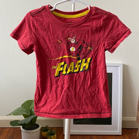 🦋 The Flash Red Short Sleeve Graphic Tee 18M 🦋 - Picture 4 of 6